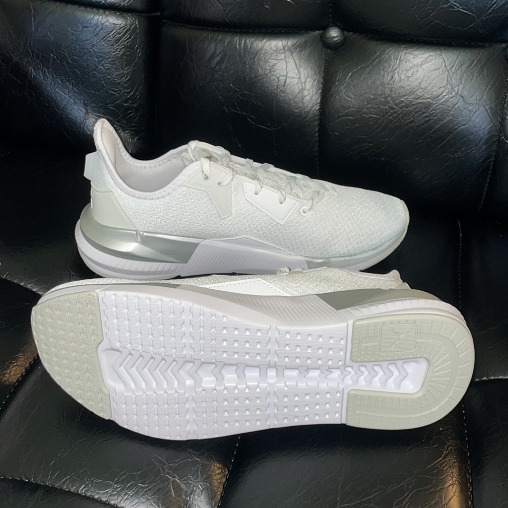 Brand New Womens Platinum Metallic Training Shoes Brand New Womens Platinum Metallic Training Shoes